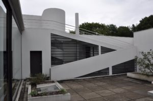 Villa_Savoye_2011-08-03_0140_2000px